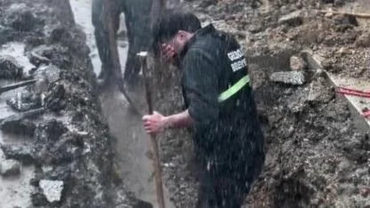 Gelibolu Belediyesi'nde Skandal Görüntüler! "Hizmet" Dediler, İşçinin Canını Hiçe Saydılar