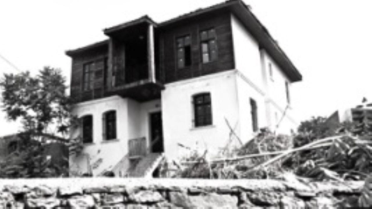 Gelibolu'da Tarihi Dönüşüm: Eski Kaymakamlık Binası Restorasyon Karşılığı İhaleye Çıkıyor!