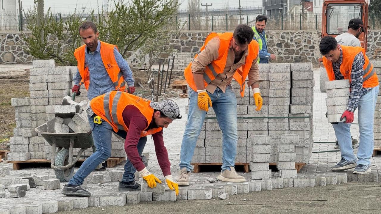 Lapseki'de ekipler sahaya indi