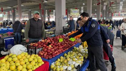 Lapseki'de Zabıta Sahaya İndi: Cumartesi Pazarı'nda Sıkı Denetim!