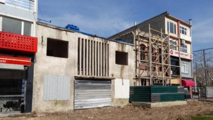 Cumhuriyet Meydanı’ndaki Tescilli Yapı İçin Murat Çağlayan'dan Kritik Ziyaret: "Bu sürecin de takipçisiyiz"