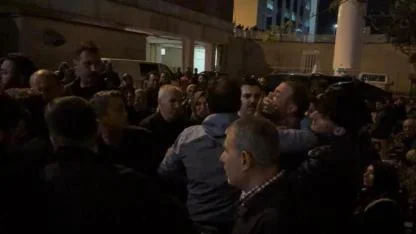 KHK'lı eski polis babadan Vali Ünlüer'e tepki: "Beni terörist diye içeri attınız, oğlumu 'vatan sevdalıları'nın oğlu öldürdü"