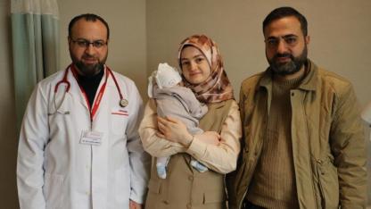 Dünyada 5 binde bir görülüyor: Yemek borusu kapalı doğan bebek, ameliyat ile sağlığına kavuştu