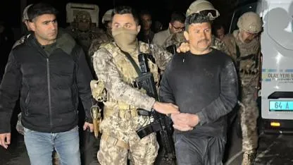 Uşak'ta görev başındaki polis ekiplerine pompalı tüfekle ateş açıldı: 2 polis yaralandı