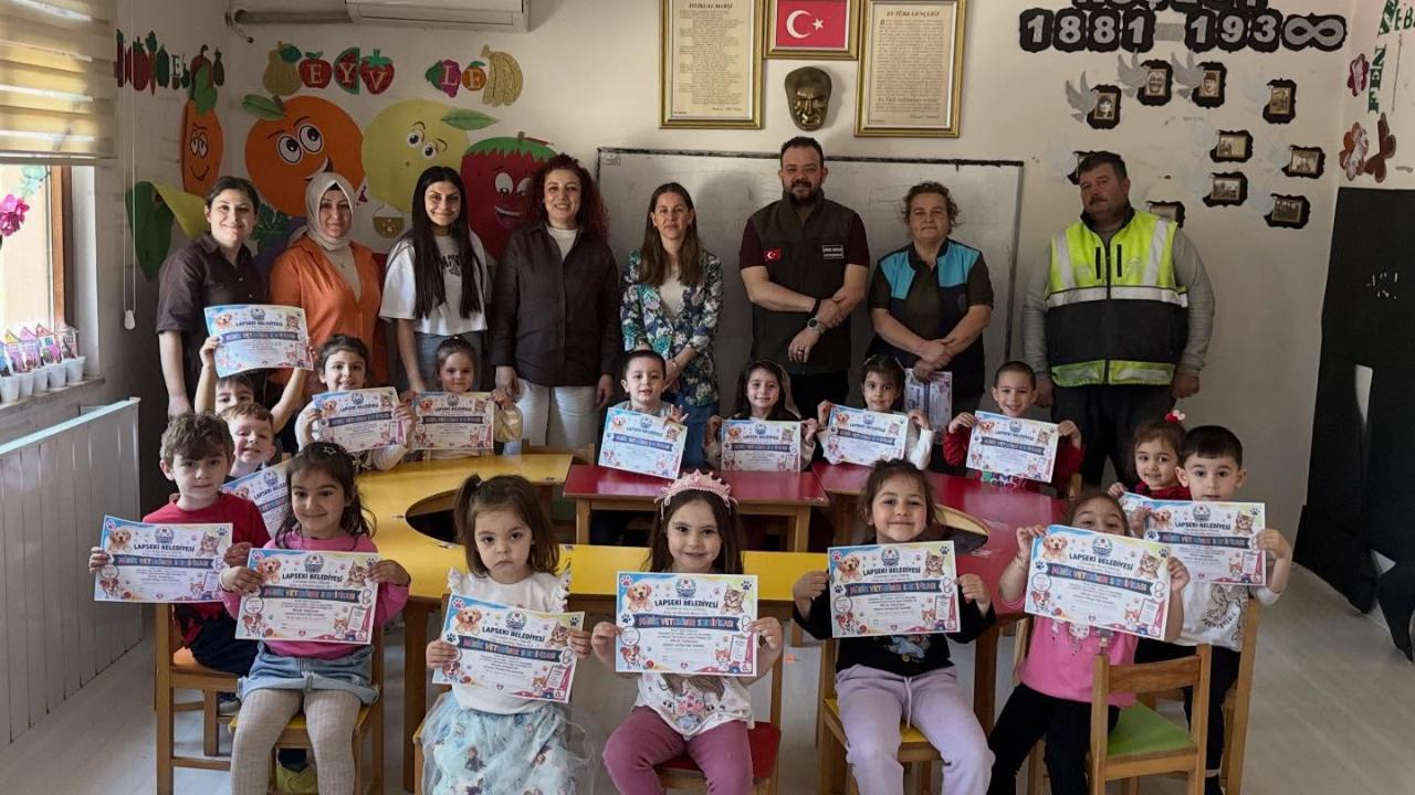 Lapseki’de çocuklara hayvan sevgisi ve bilinci aşılanıyor