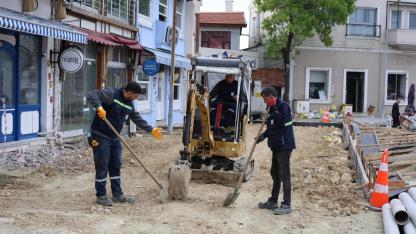 Gelibolu Belediyesi ekipleri şehrin dört bir yanında sahaya indi
