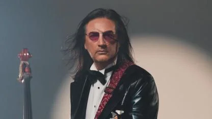 Şarkıcı Çelik, Fevzipaşa'daki bakkal borçlarını kapattı!