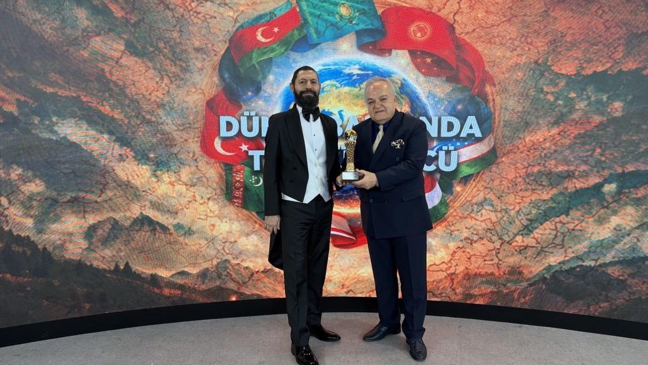 Savaşın Gölgesindeki Dünyaya Türk Dünyasından Anlamlı Mesaj: Akif Manaf’a Büyük Onur!