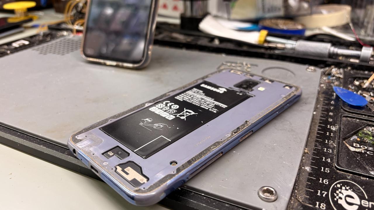 Telefonu Herkes Yanlış Şarj Ediyor Olabilir! Uzmanından Şok Uyarılar