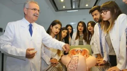 Tıp Fakültesi Öğrencilerini Şaşırtan Değişiklik! Devamsızlıkta Kritik Sınır... Detaylar Ortaya Çıktı