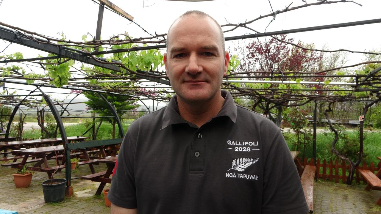 Yeni Zelandalı Yarbay Çanakkale’de Duygulandı! O Sözler Gündem Oldu