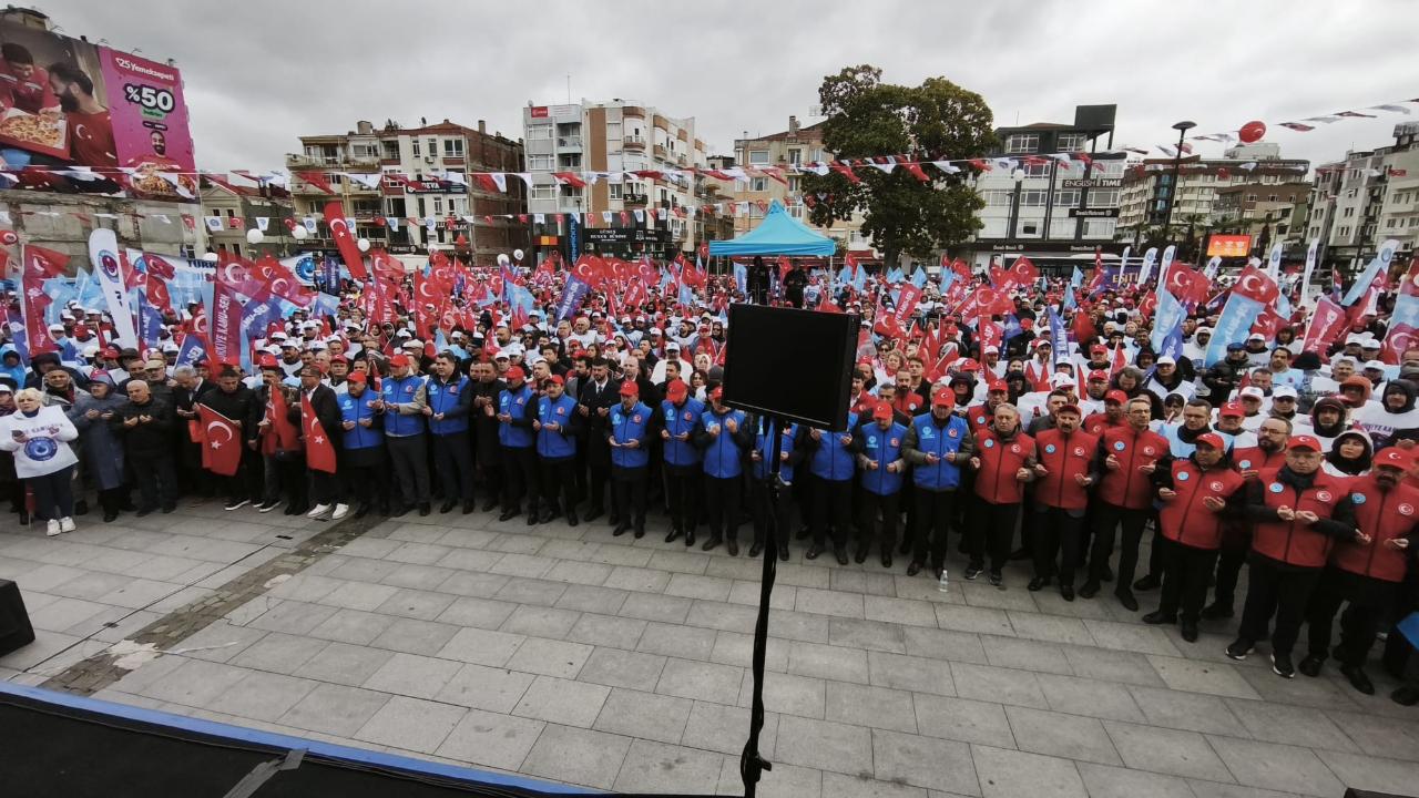 Çanakkale’de 1 Mayıs’ta Dikkat Çeken Miting! Önder Kahveci’den Sert Mesajlar: “Artık Yeter!”