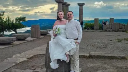 Çanakkale’de Antik Kentte Düğün Çekimi Görenleri Büyüledi… Neden Orayı Seçtiler?