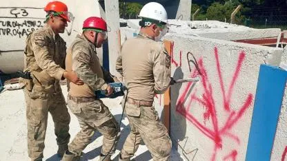 Çanakkale’de Dikkat Çeken Eğitim! Askeri Personel Enkaz Altına Girerek Hazırlandı