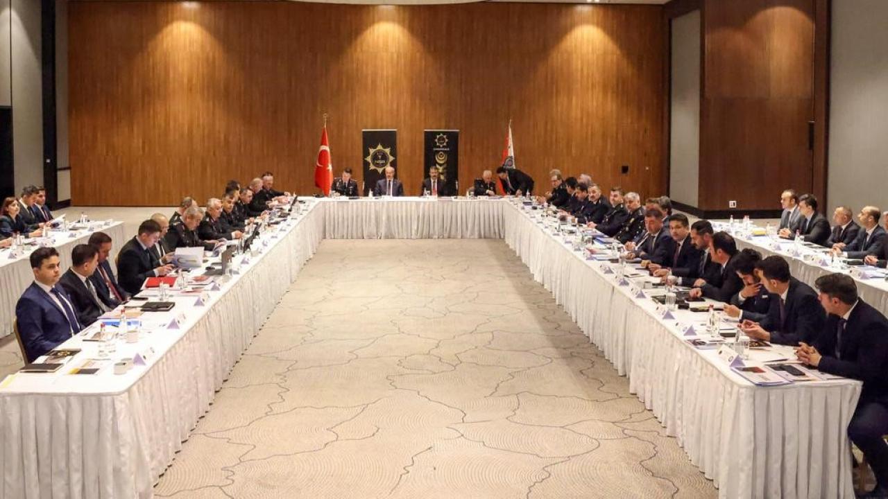 Çanakkale’de Kritik Narkotik Zirvesi! Bakan Yardımcısı Ali Çelik’in Verdiği Mesaj Dikkat Çekti