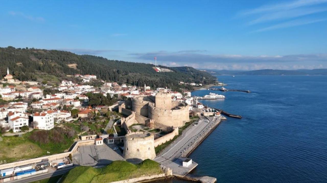 Çanakkale’nin Sessiz Gözcüsü: Kilitbahir’deki Sarı Kule’nin Stratejik Sırrı!