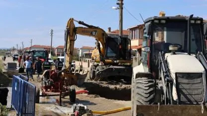 Gelibolu’da Belediye Ekipleri Sahaya İndi… Aynı Anda 5 Farklı Çalışma Dikkat Çekti