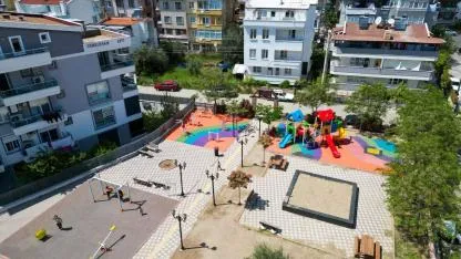 Küçükkuyu'da çocukların yüzü gülüyor: 4 büyük park yenilendi!