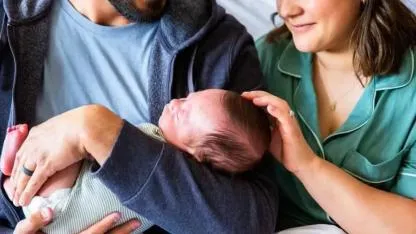 Milyonları ilgilendiren doğum izni kararı Resmî Gazete’de yayımlandı