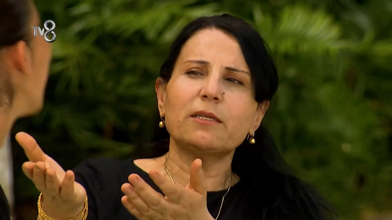 Nefise’nin Annesi Survivor’ı Karıştırdı! Yayında Öyle Sözler Söyledi Ki İzleyenler Gülme Krizine Girdi