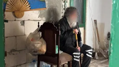 Çöp Evden İnsanlık Dramı Çıktı! İcralık Dairesinde Çöp Dağları Arasında Yaşarken Bulundu