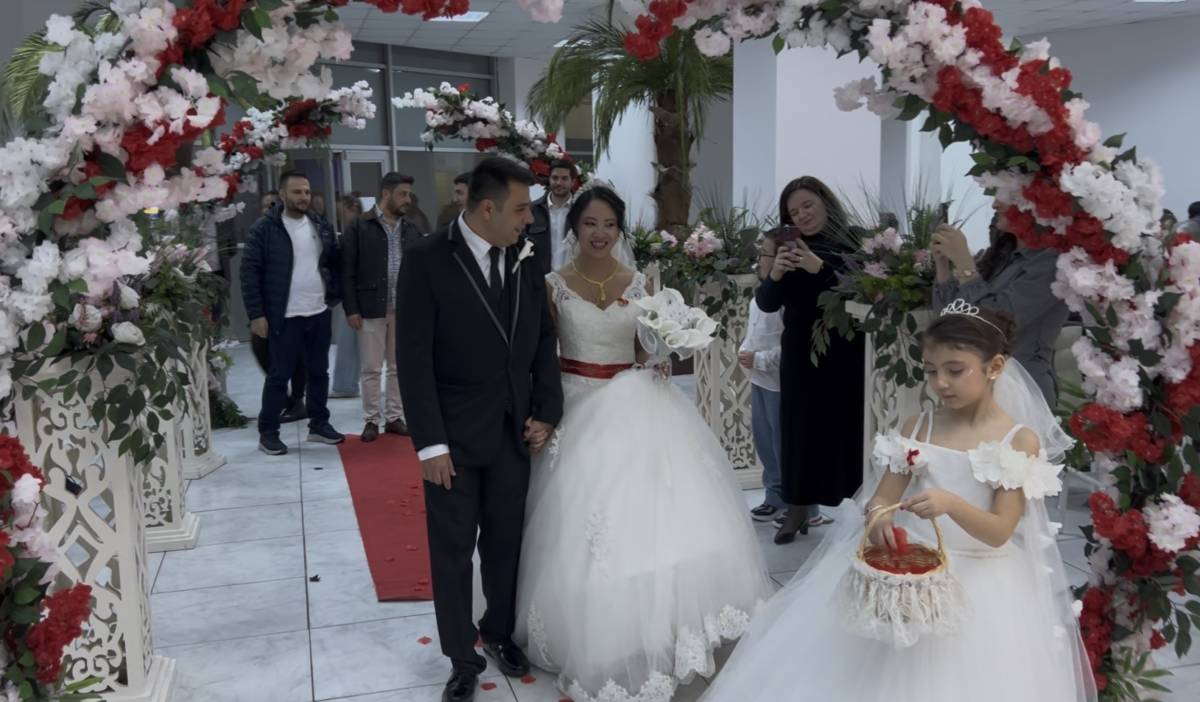 Filipinler'den Ezine'ye Uzanan Aşk! Online Oyunda Başladı, Çanakkale'de  Düğünle Bitti - www.canakkalekalem.com