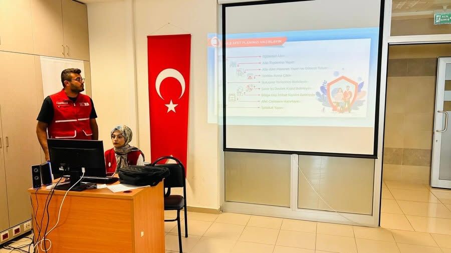Yükümlülülere afet ve acil durum semineri